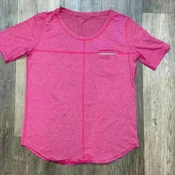 Lululemon Run Away Tee size 6 - like new - Picture 5 of 8